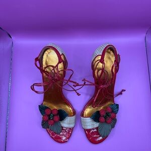 Rare Vintage Emanuel Ungaro women’s size 38 heels with flower details and ties